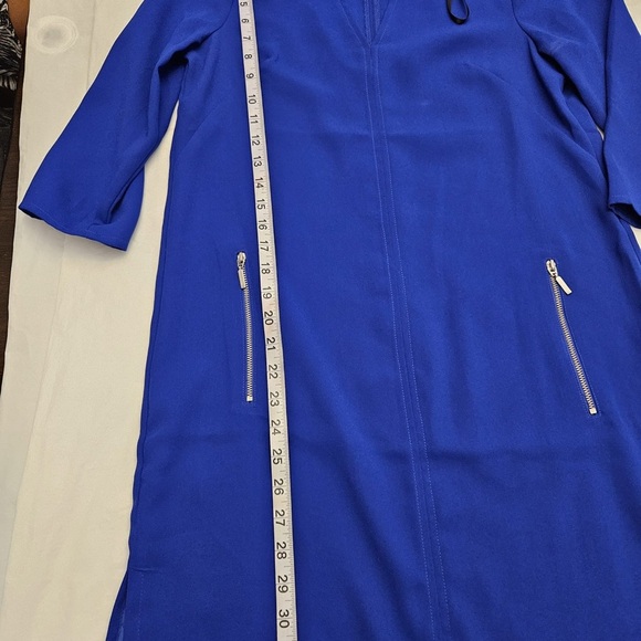 H&M Electric Blue Shift Dress
Size 6
In great condition
Measurements in picture - Picture 10 of 13